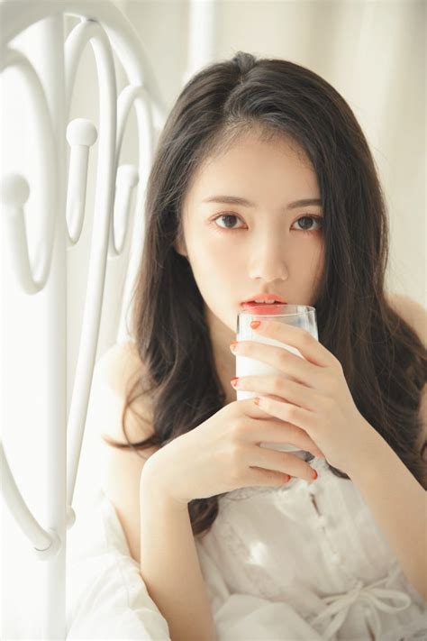 缺席若塔葬礼！C罗弥补遗憾：参加若塔纪念仪式慰问家人+献奖杯